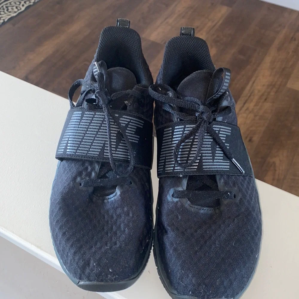 Women’s size 9 nike Renew shoes - Picture 1 of 3